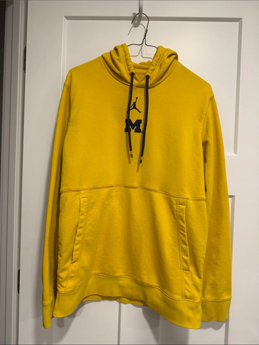 Nike Jordan Michigan Wolverines Maize & Navy Pullover Hoodie Sweatshirt Men’s S